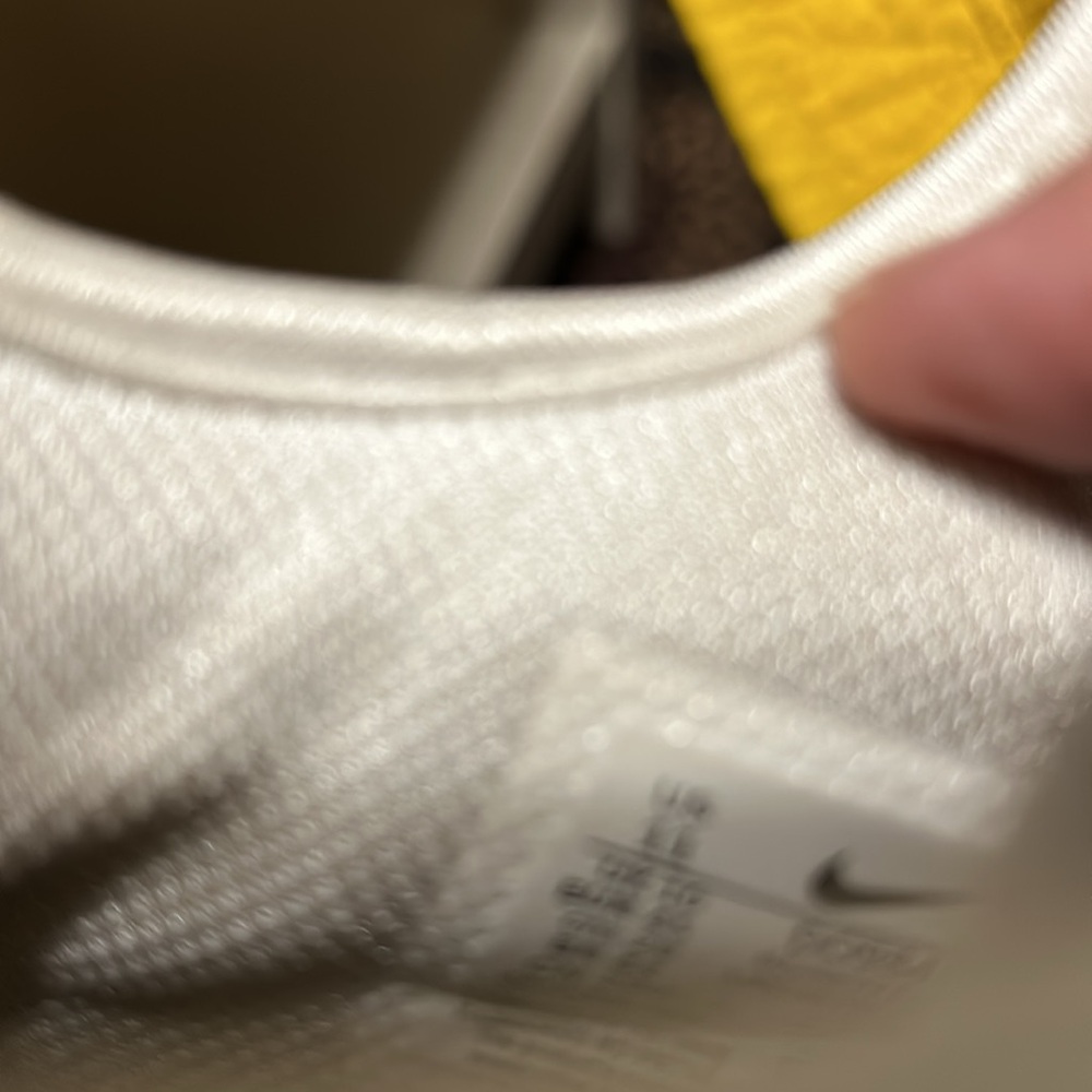 Nike Lebron Witness 6 Shoes - Picture 3 of 6